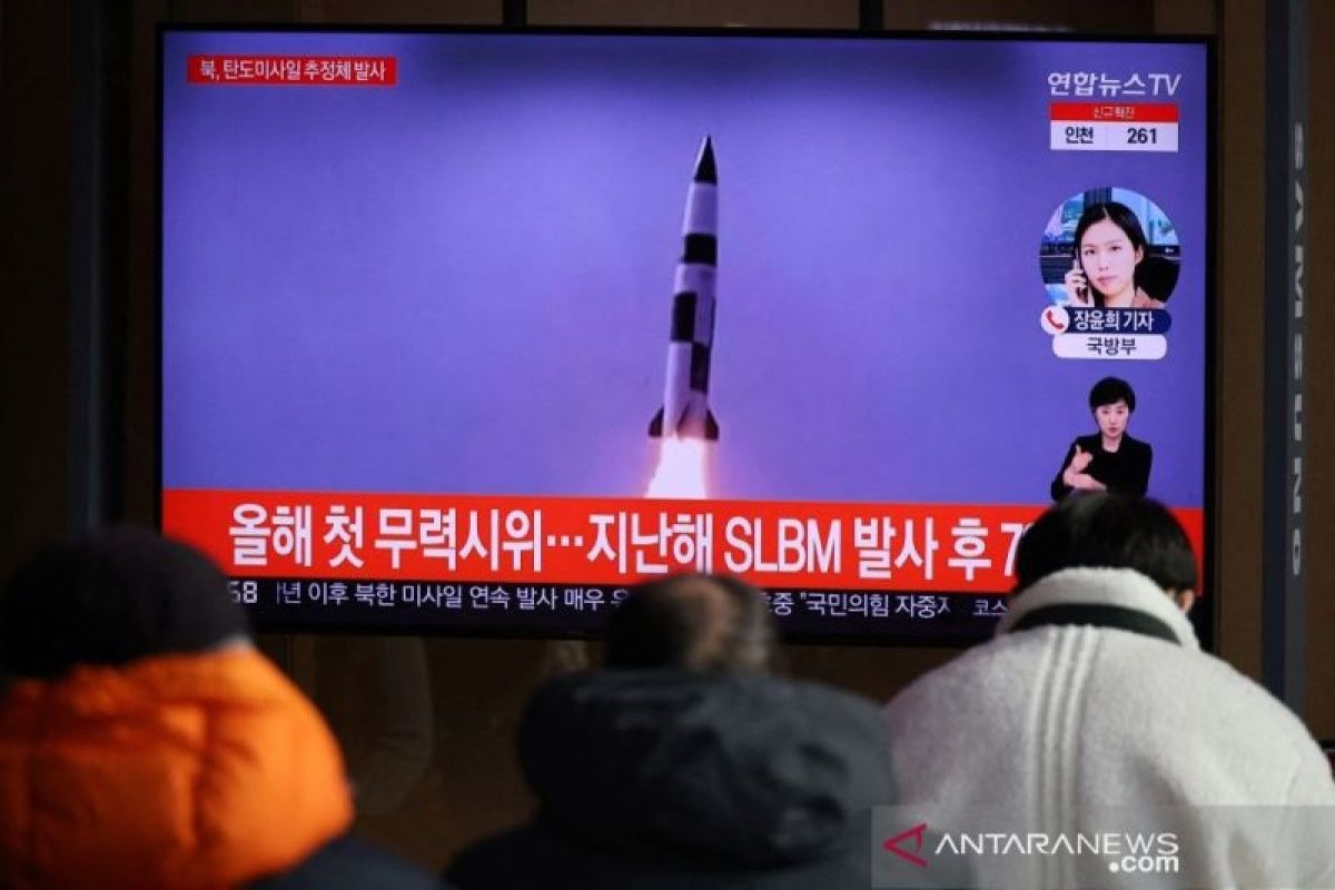 "Rudal balistik" Korea Utara meledak di udara saat lakukan uji coba