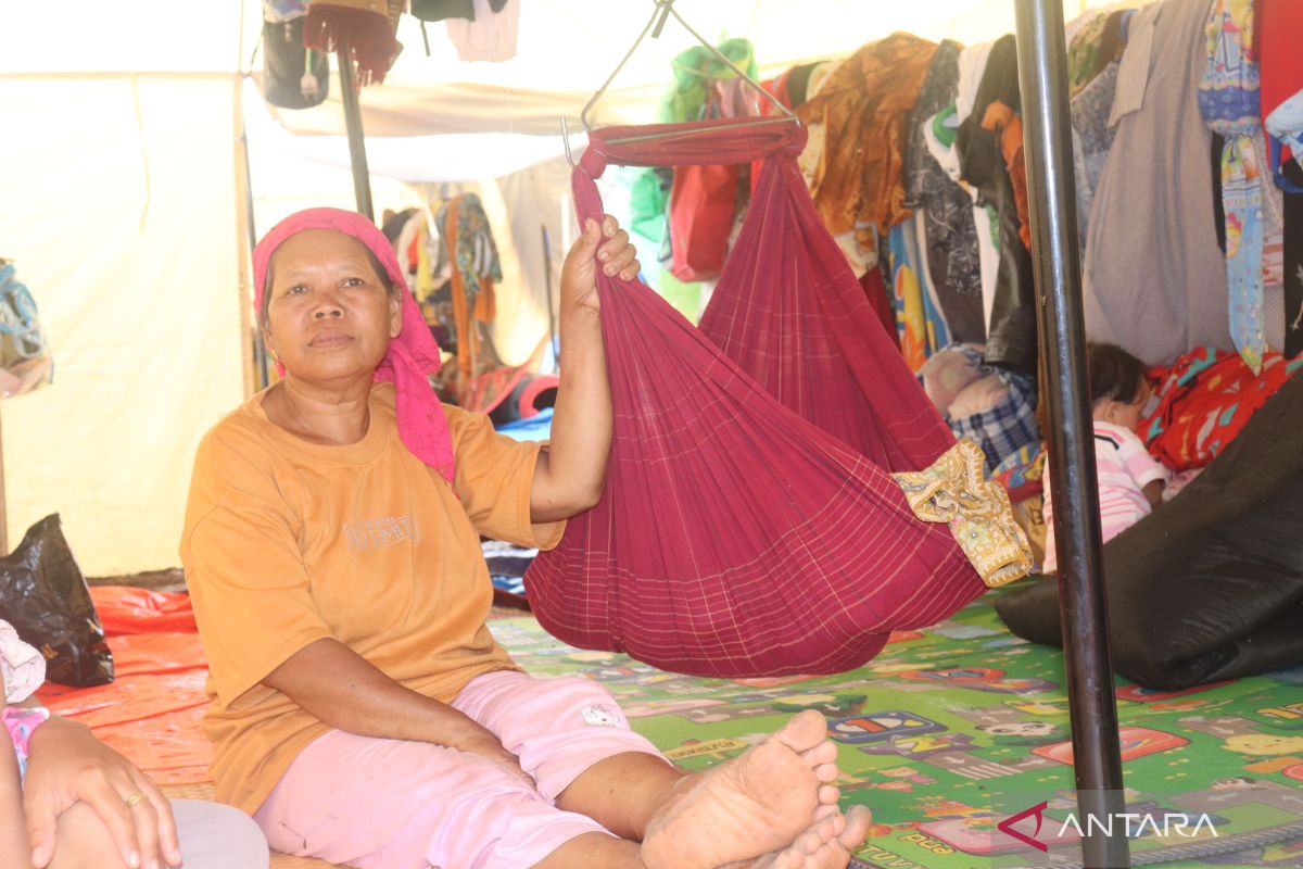 Masih trauma, warga Simpang Timbo Abu Talamau masih bertahan di tenda pengungsian (Video)