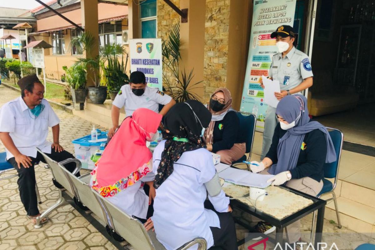 JR Babel gelar pemeriksaan kesehatan gratis dan Samsat Setempoh di Desa Payung