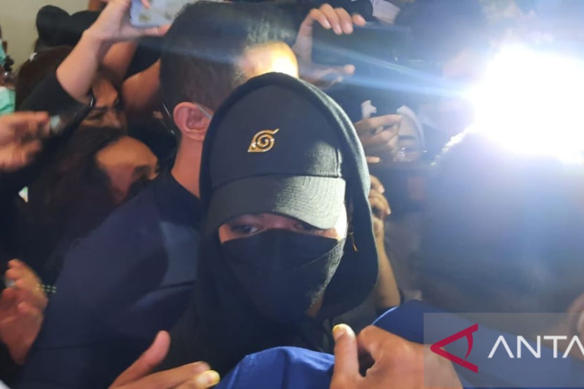 Reza Arap selesai jalani pemeriksaan 6,5 jam di Bareskrim Polri