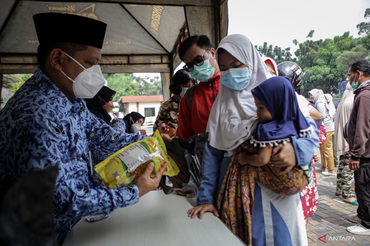 Jelang Ramadhan, Pemkot Tangerang distribusikan 5 ton minyak goreng curah