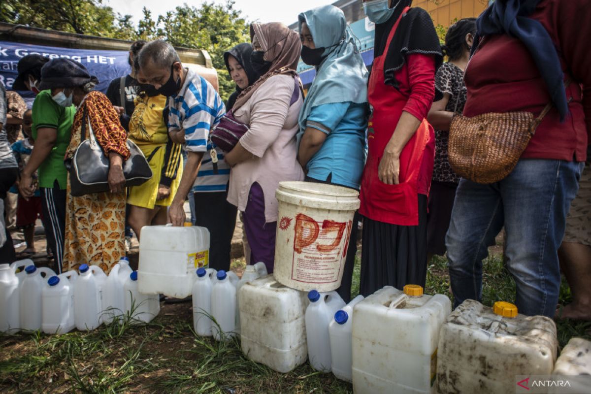 Puluhan juta liter minyak goreng di Jakarta, Medan dan Surabaya lenyap