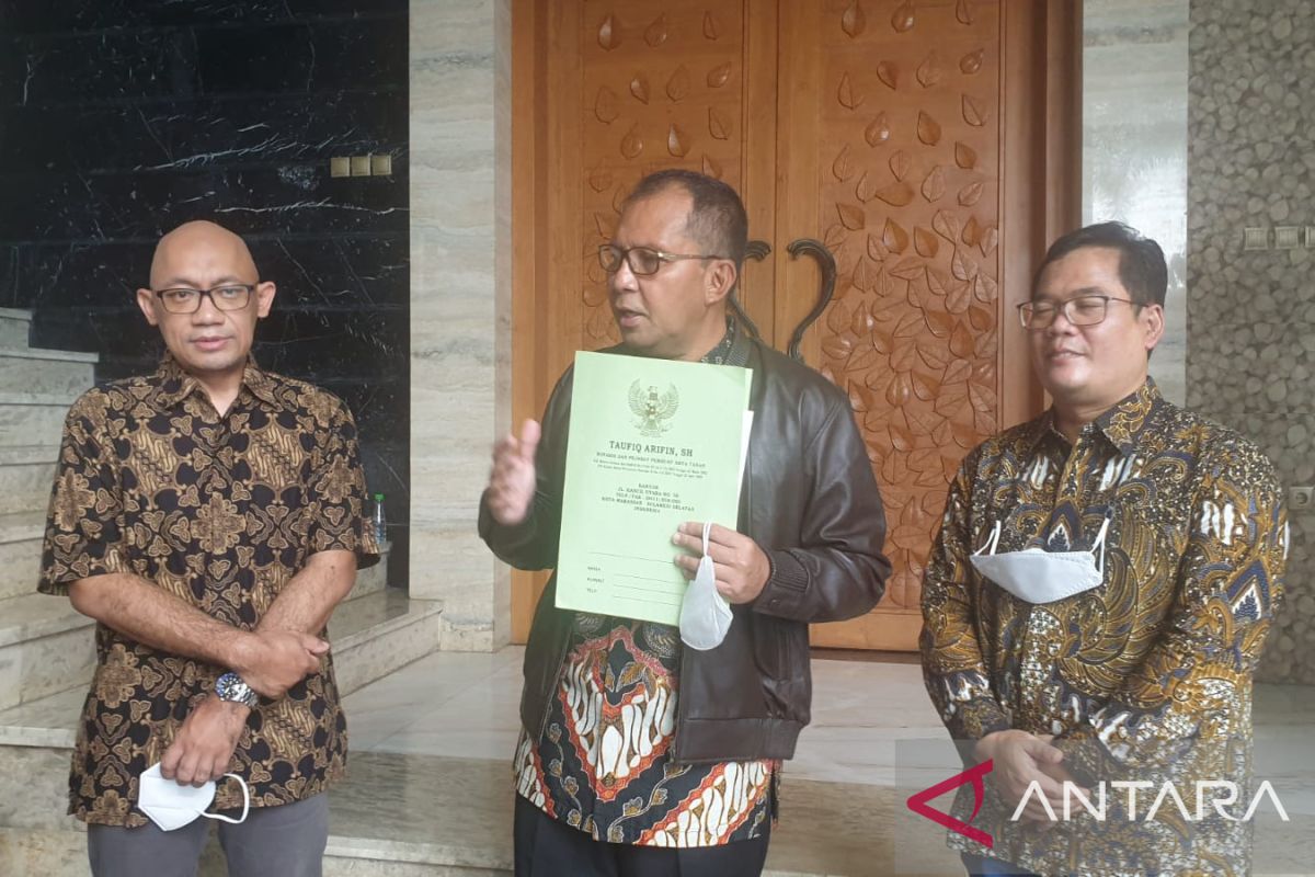 Pemkot Makassar terima hibah tanah dari Letjen (Purn) Solihin GP