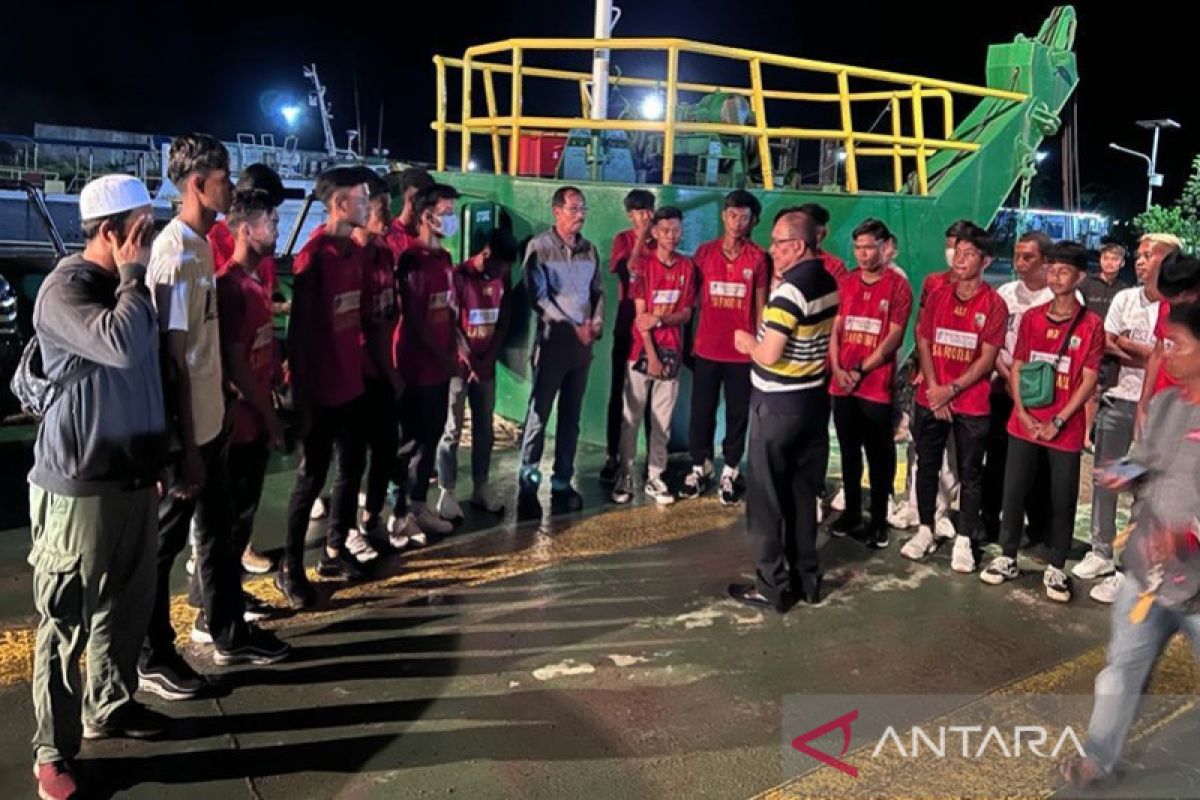 Bupati Kotabaru lepas Tim Soeratin U-17 Kotabaru FC