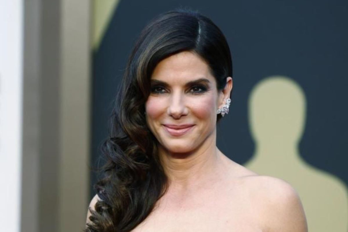 Sandra Bullock sementara akan berhenti akting