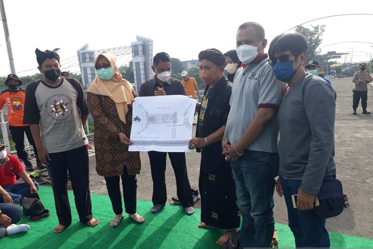 Wali Kota Kediri ingatkan warga turut rawat jembatan lama