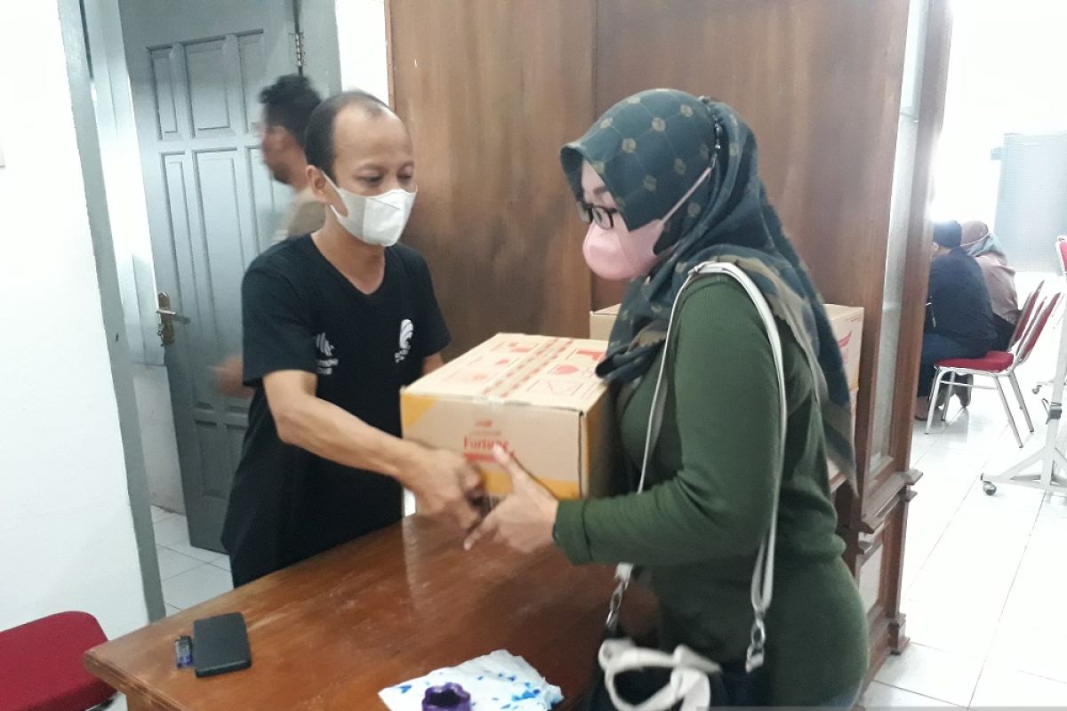 Disperindag Kota Kediri distribusikan minyak goreng untuk ratusan pedagang