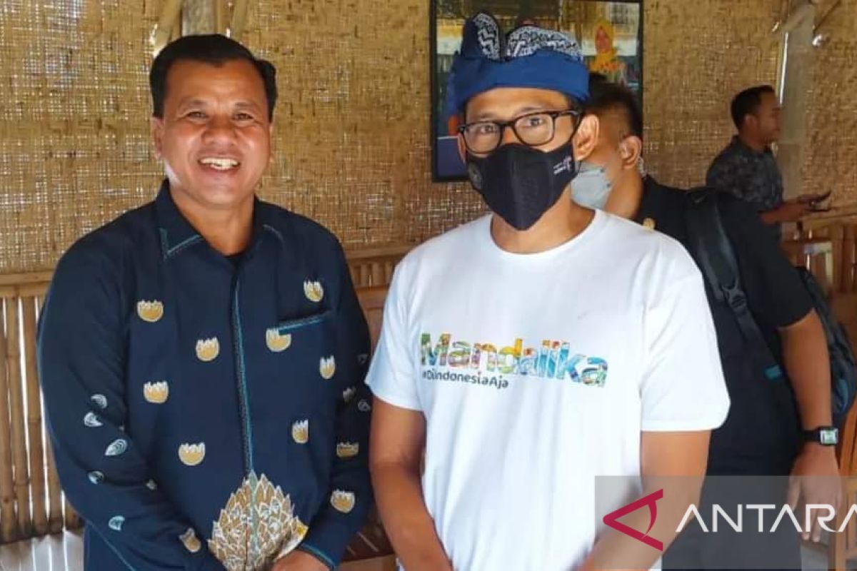 Plt Bupati Kuansing temui Sandiaga Uno bahas Festival Pacu Jalur 2022