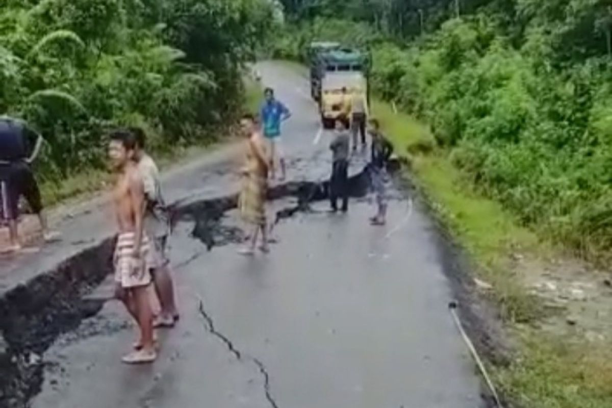 Satker Kementerian PUPR tangani kerusakan jalan Ampah-Muara Teweh