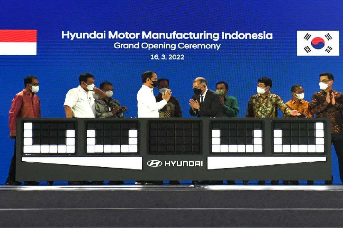 Presiden resmikan mobil listrik rakitan Indonesia, PLN siap dukung infrastruktur dan pasokan listrik