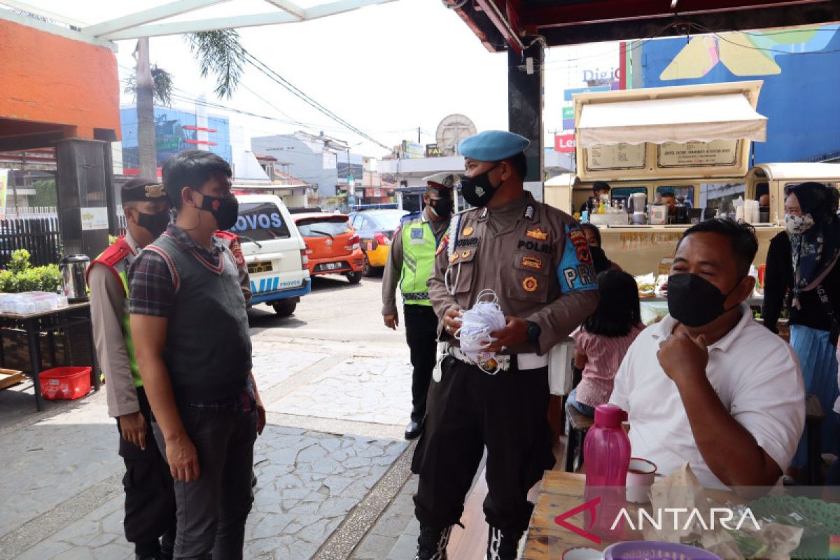 Polres Sukabumi Kota tetap gencar patroli penegakan prokes