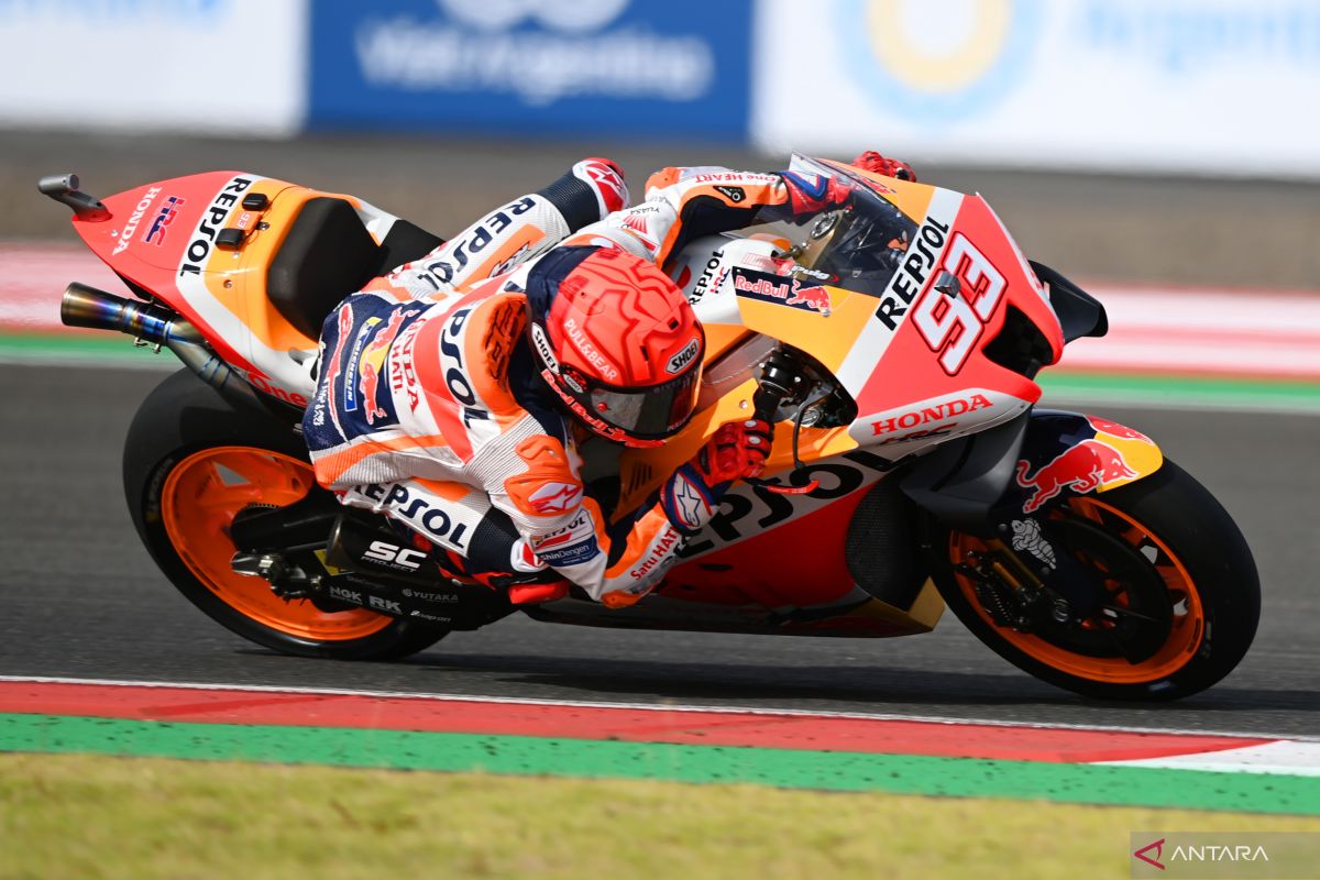 Marc Marquez kuasai lintasan setengah basah Sirkuit Mandalika saat FP3