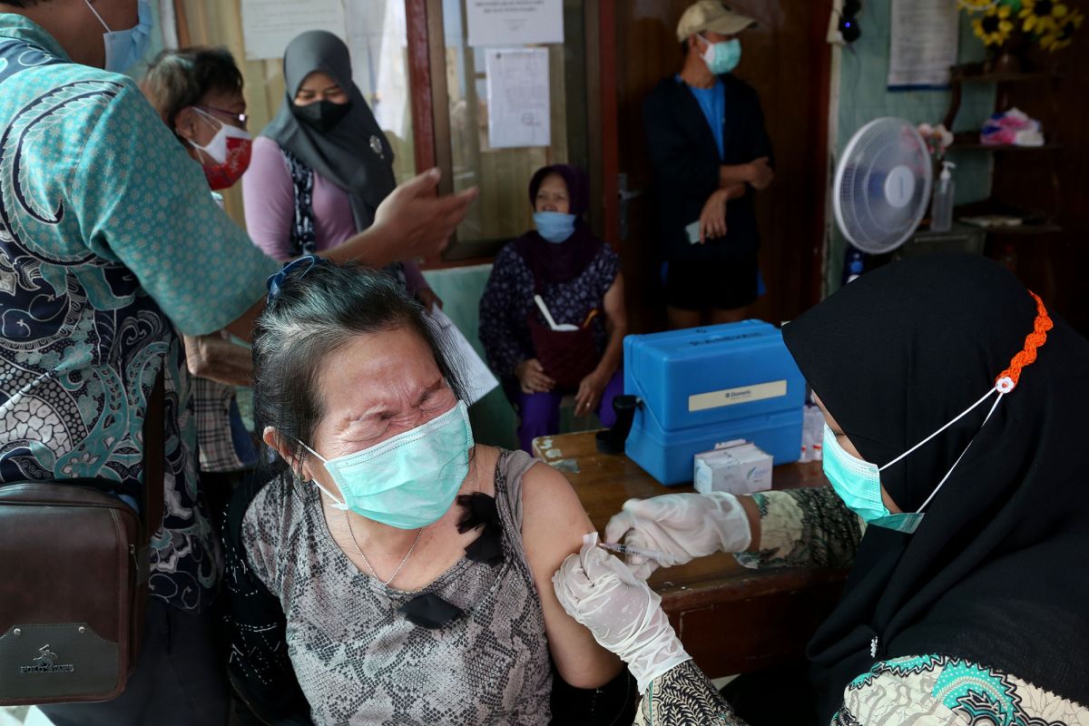 Vaksinasi booster lansia di Kota Surabaya capai 90,80 persen