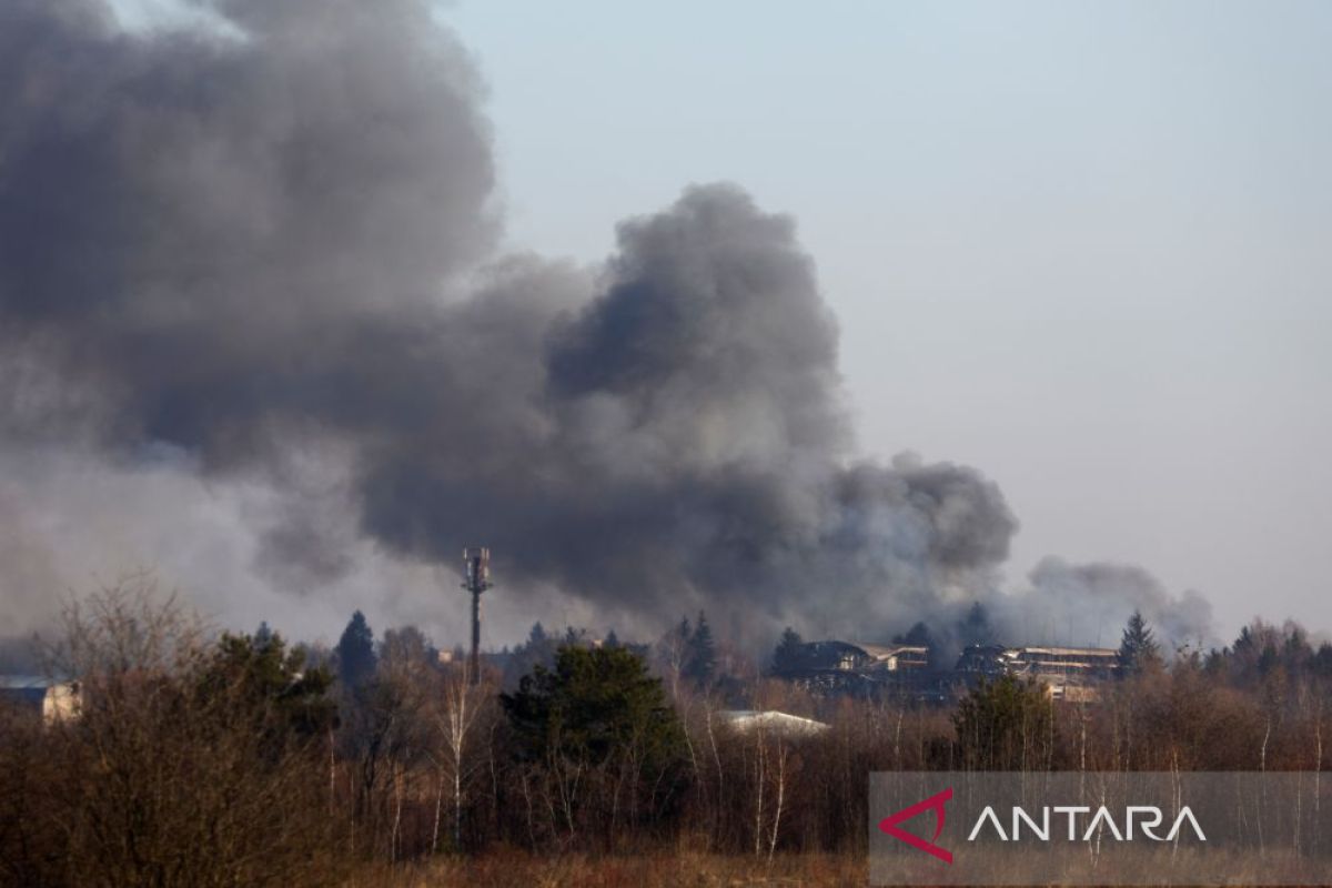 Hanggar perbaikan pesawat di Lviv Ukraina hancur dihantam rudal Rusia