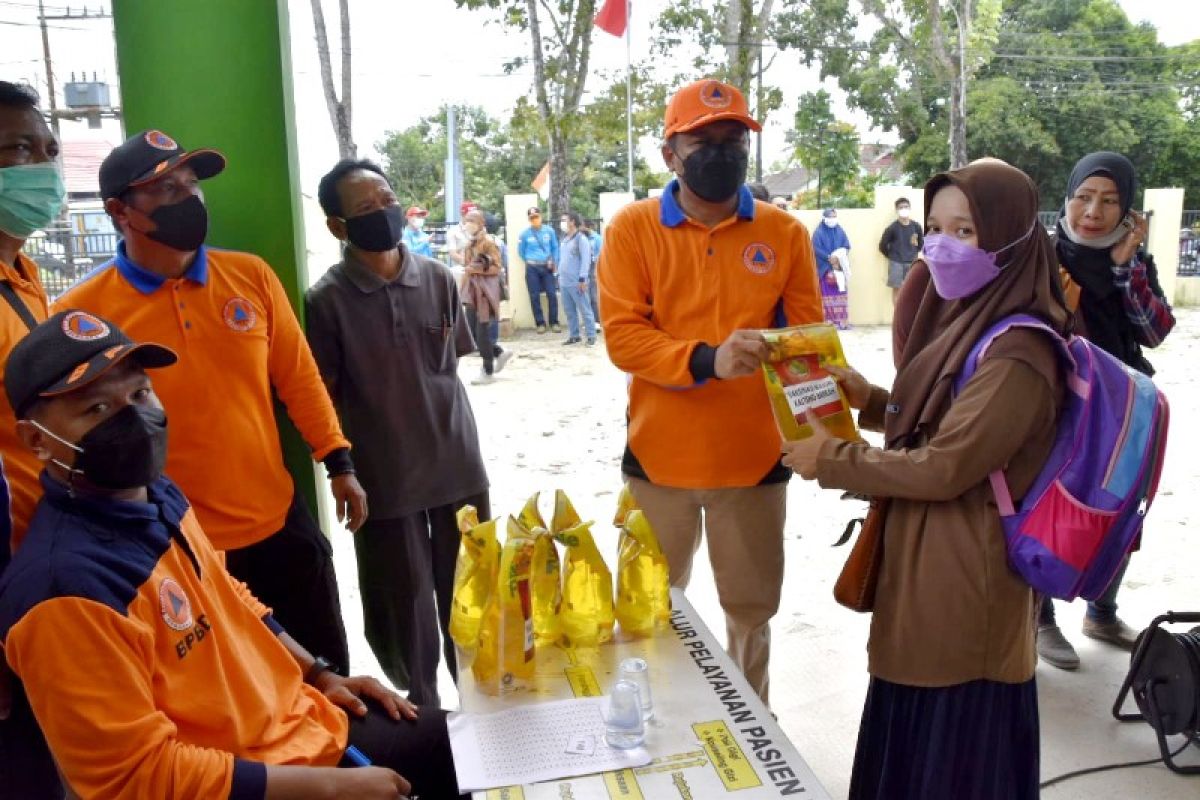 Pemprov Kalteng beri minyak goreng warga ikut vaksinasi COVID-19