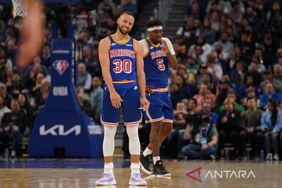 Warriors harus kehilangan Stephen Curry setidaknya dua pekan ke depan