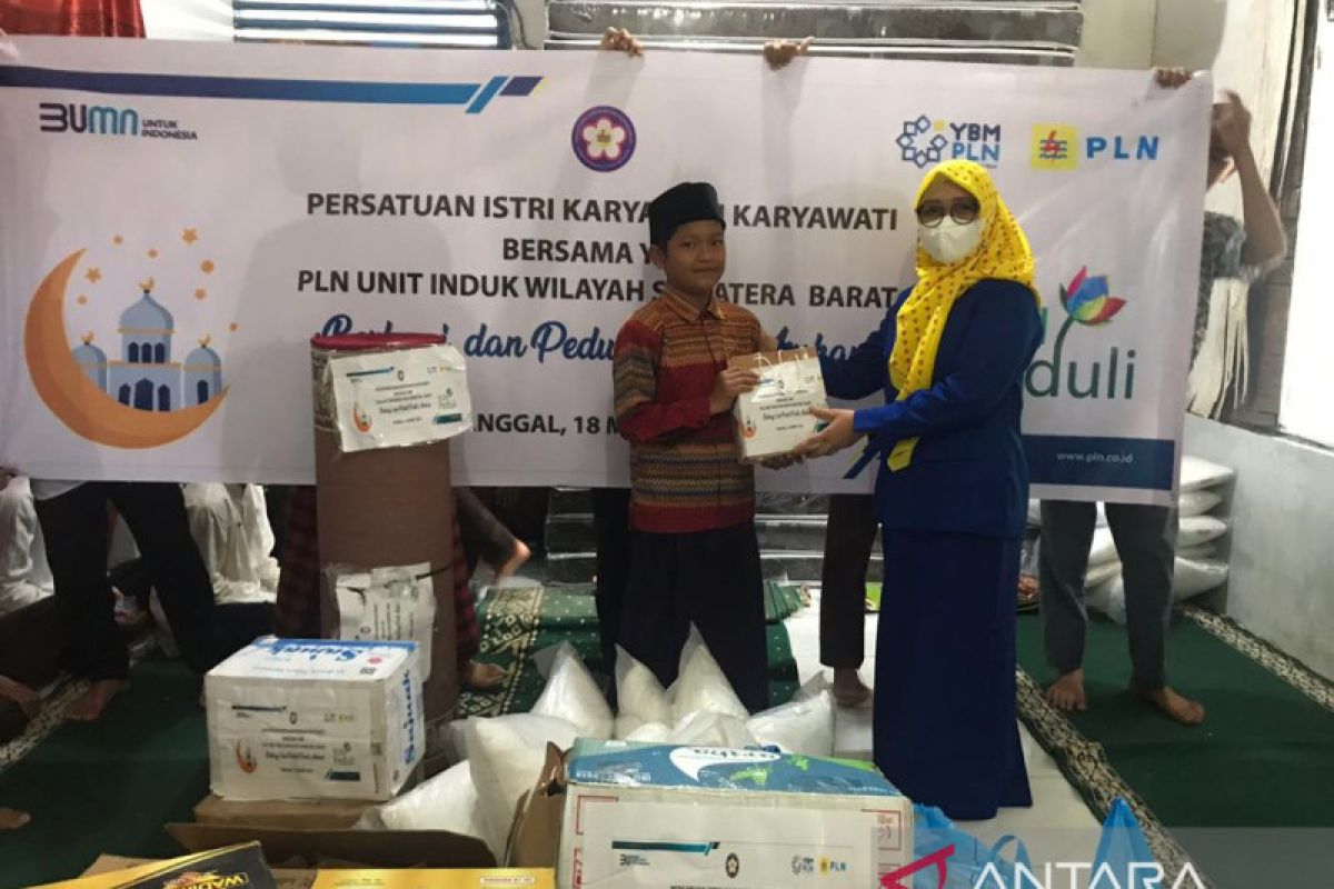 Sambut ramadhan, PIKK PLN UIW Sumbar bersama YBM beri bantuan pada Panti Asuhan dan Duafa