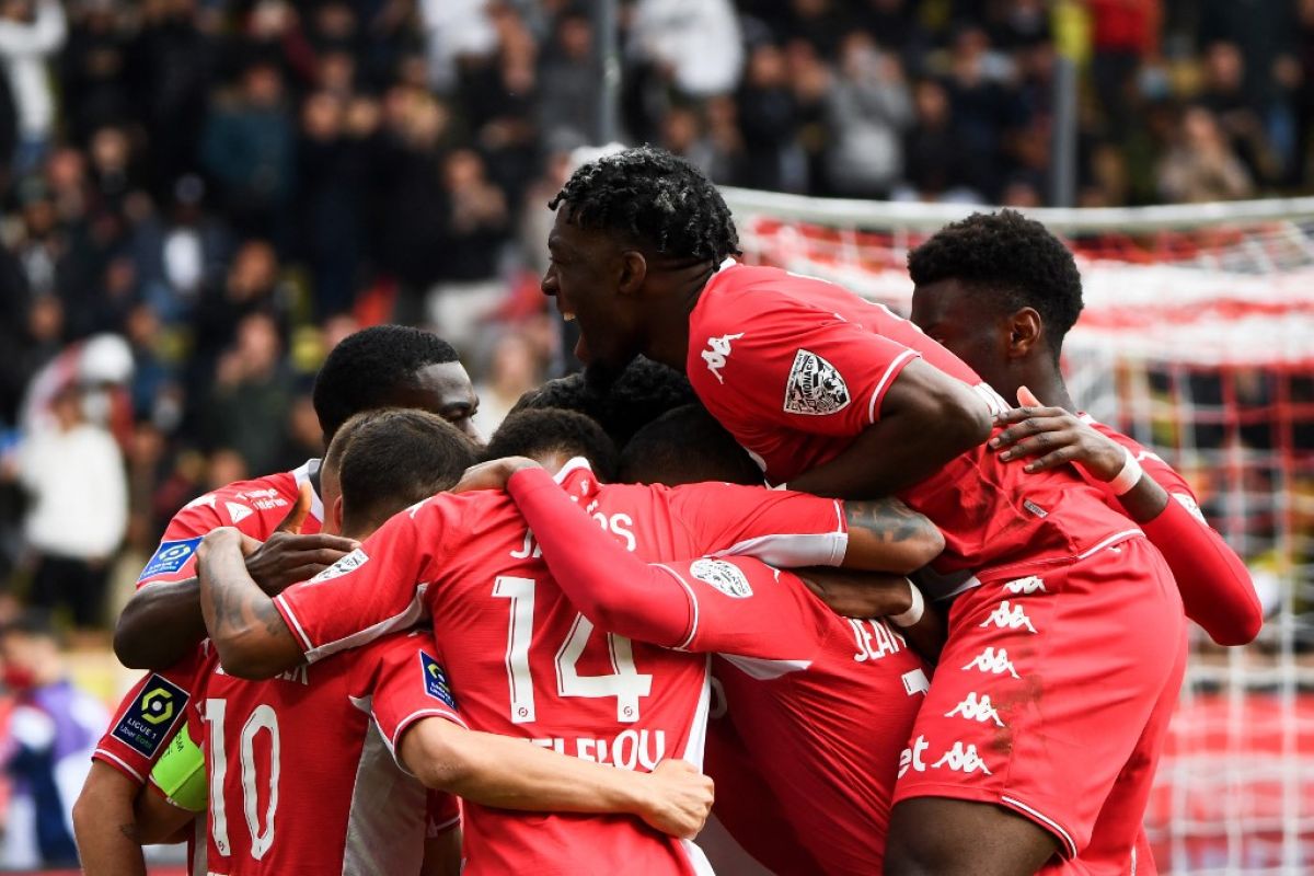 AS Monaco hajar Paris St Germain 3-0