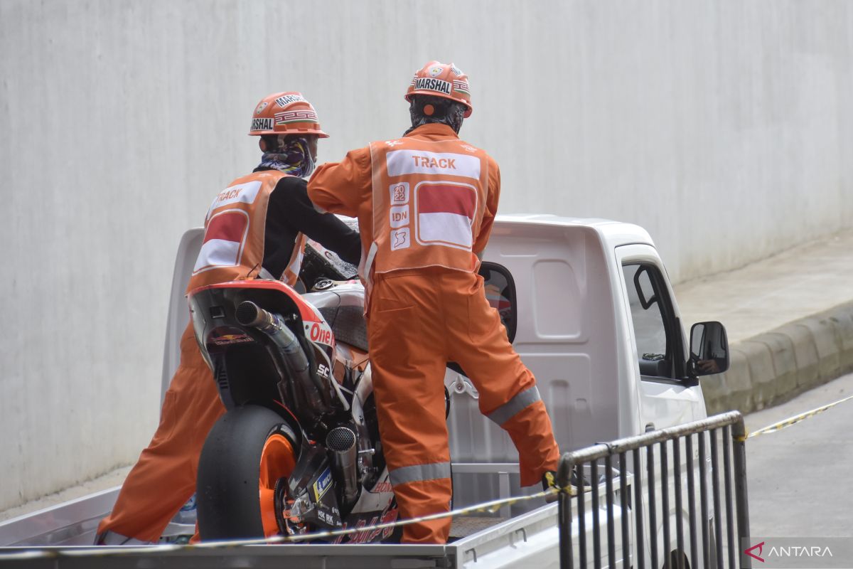 MotoGP - Marquez dievakuasi ke rumah sakit menyusul kecelakaan saat sesi warmup