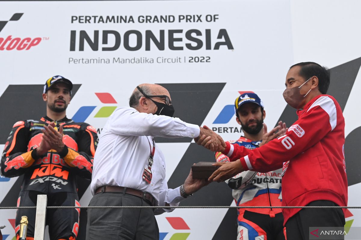 Pebalap MotoGP Mandalika 2022 dapat cenderamata berupa bumbu khas Indonesia