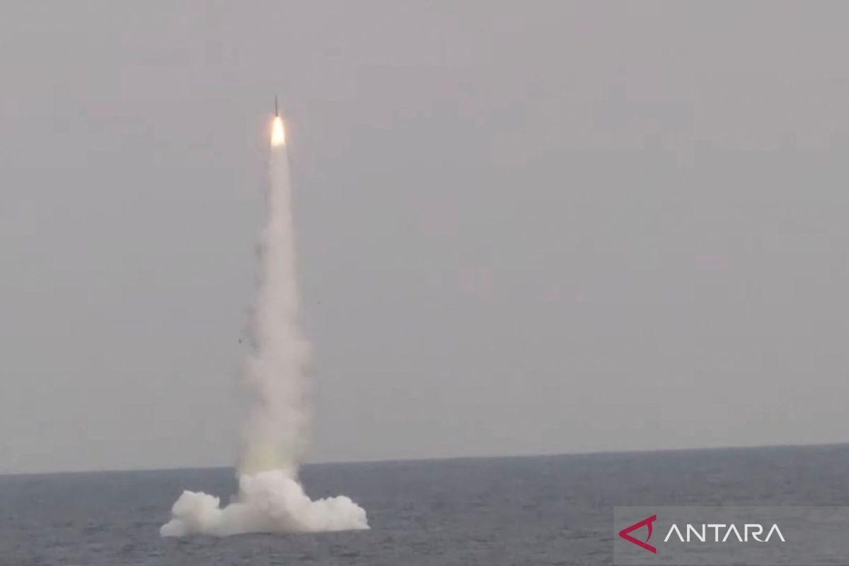 Rusia menyerang Ukraina dengan rudal jelajah dari dua laut
