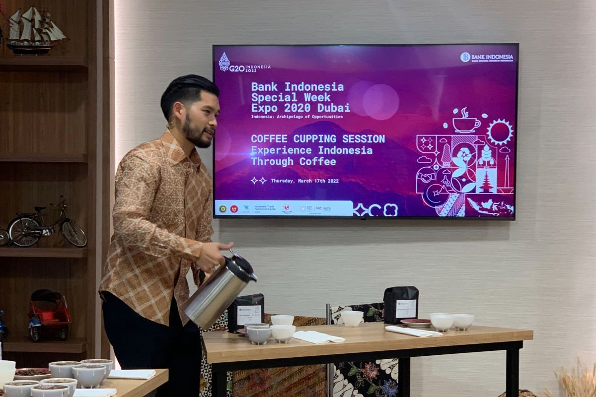Mikael Jasin dan BI perkenalkan biji kopi Indonesia di World Expo Dubai