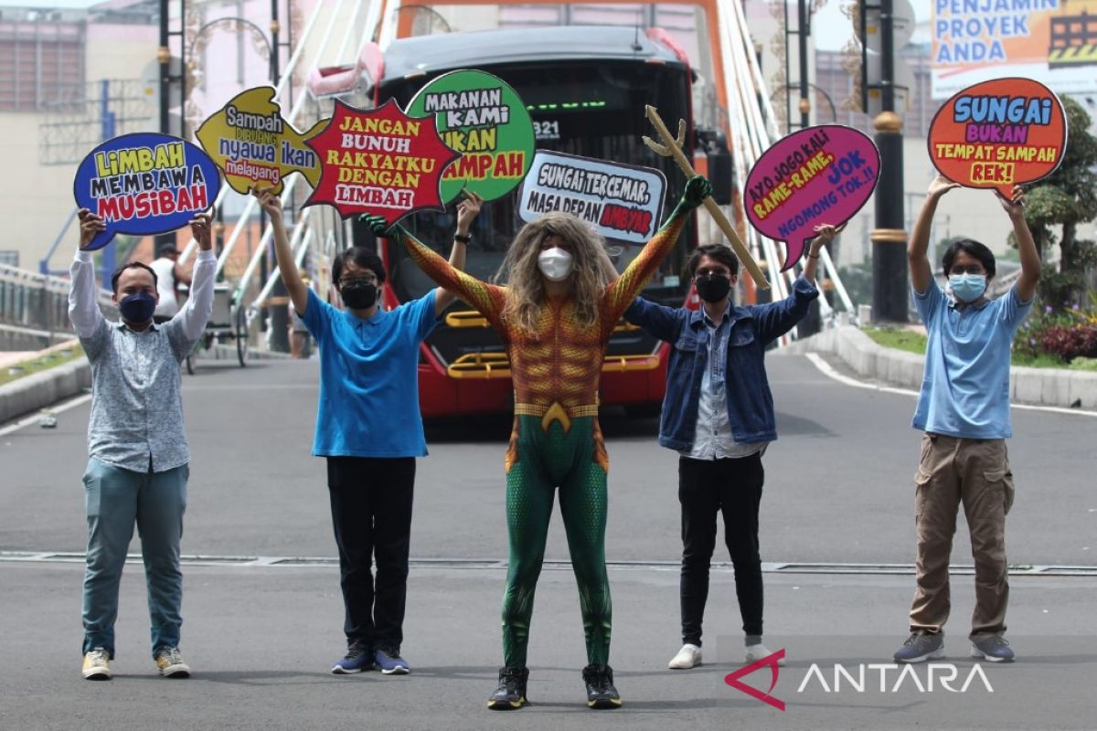 Peringati Hari Air Sedunia, mahasiswa Ubaya kampanyekan sungai bebas limbah