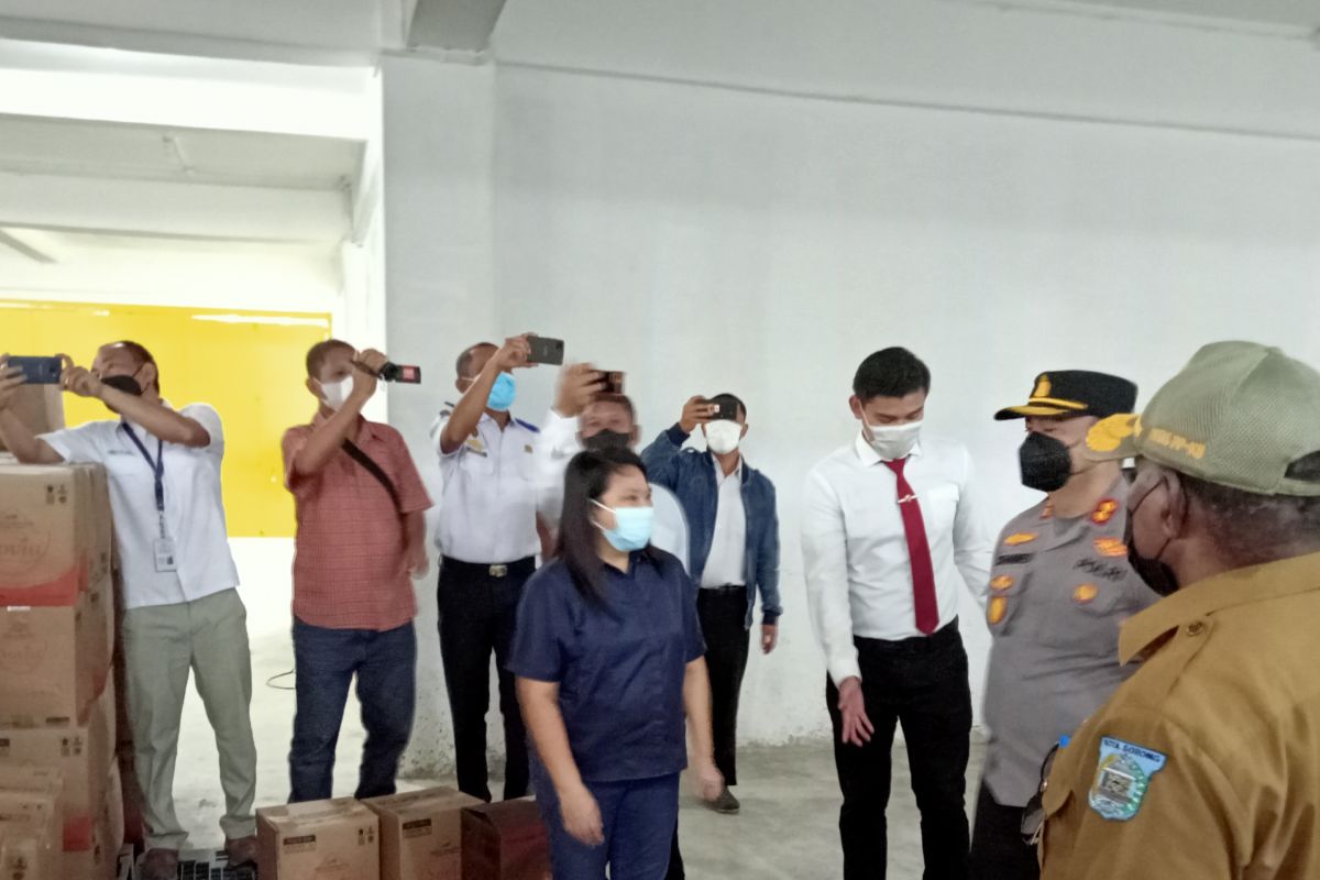 Kapolres Sorong Kota pimpin tim gabungan mengecek  stok minyak goreng