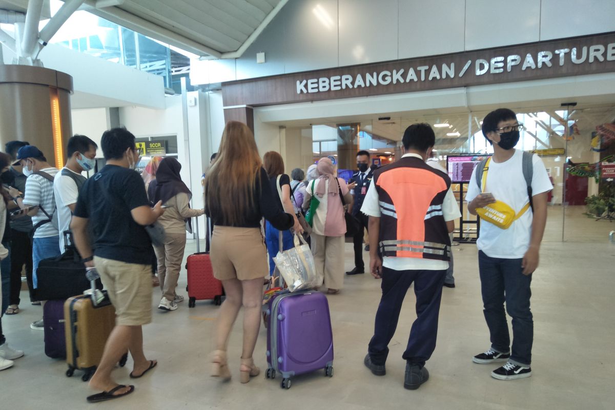 Thousands of Pertamina Grand Prix spectators start flying back home