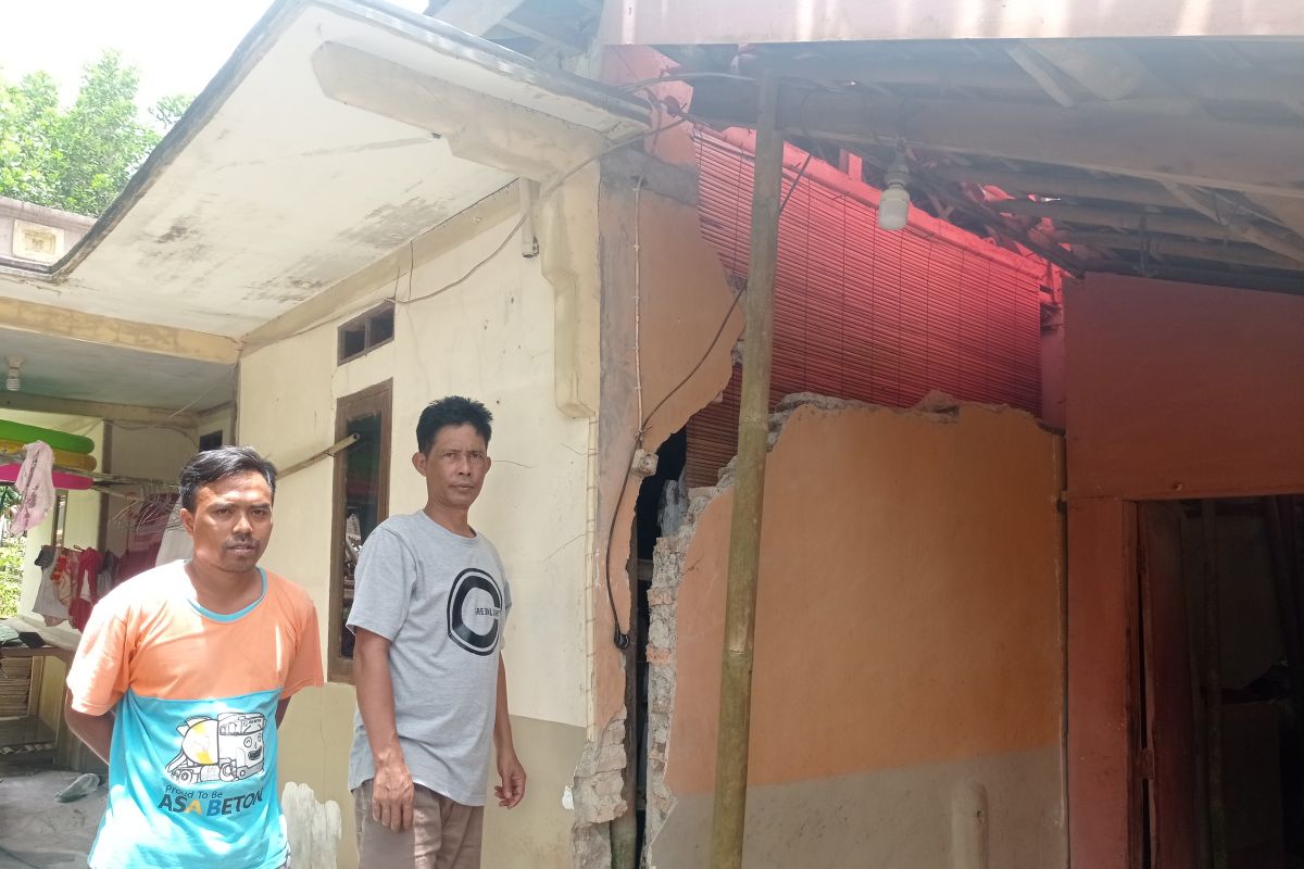 Warga korban bencana tanah bergerak di Lebak ketakutan rumah roboh