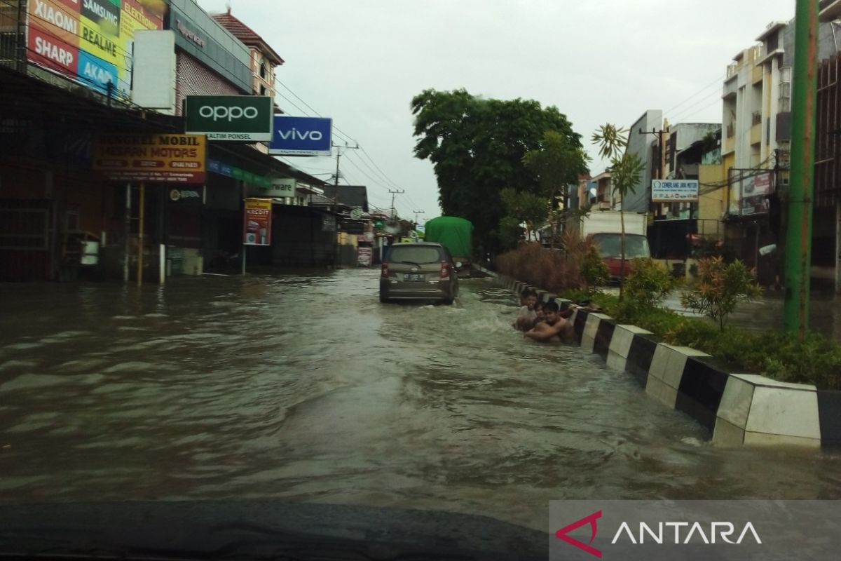 Banjir Landa sejumlah kawasan di Samarinda