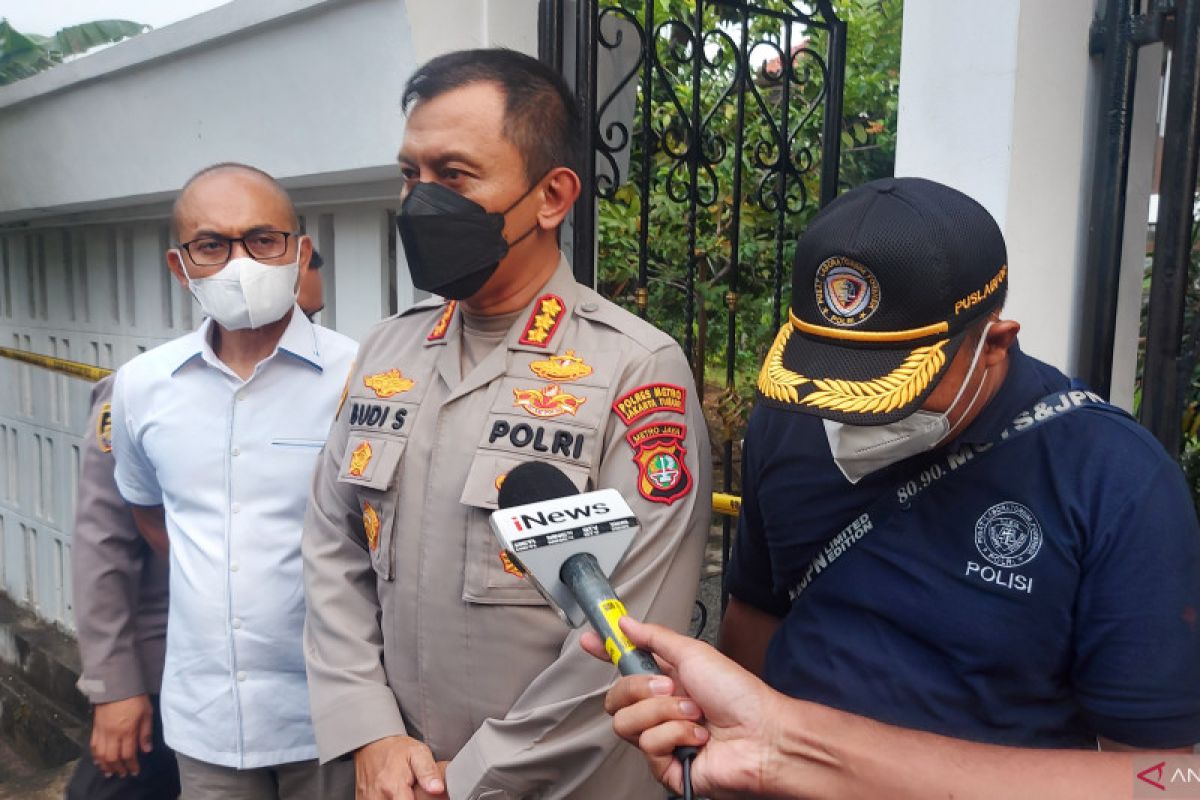 Polisi tunggu keterangan dari keluarga korban tewas tersetrum di Pulogadung