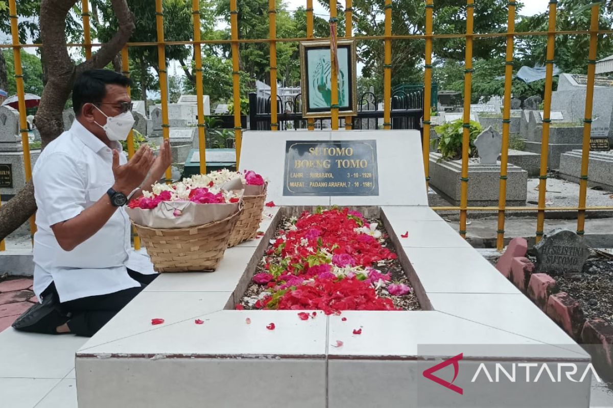 Ke Surabaya, Moeldoko sempatkan ziarah ke makam Bung Tomo