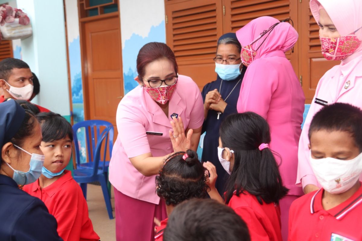 HUT ke-42 , Ketua YKB Kaltara anjangsana ke Panti Asuhan Keuskupan Tanjung Selor