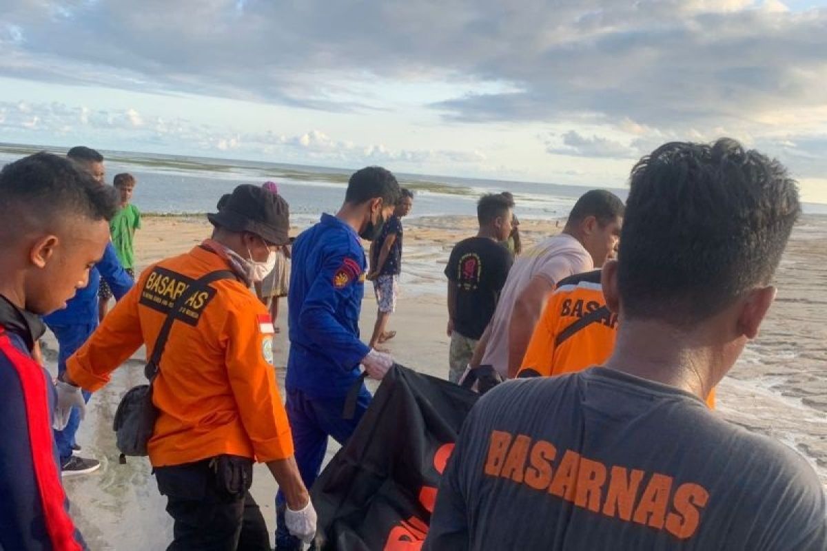 Tim SAR gabungan temukan korban perahu terbalik di Sumba Timur meninggal