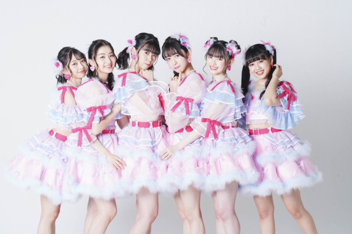 Grup idola Jepang Ch Tokimeki Sendenbu icip kuliner khas yakni rendang hingga batagor