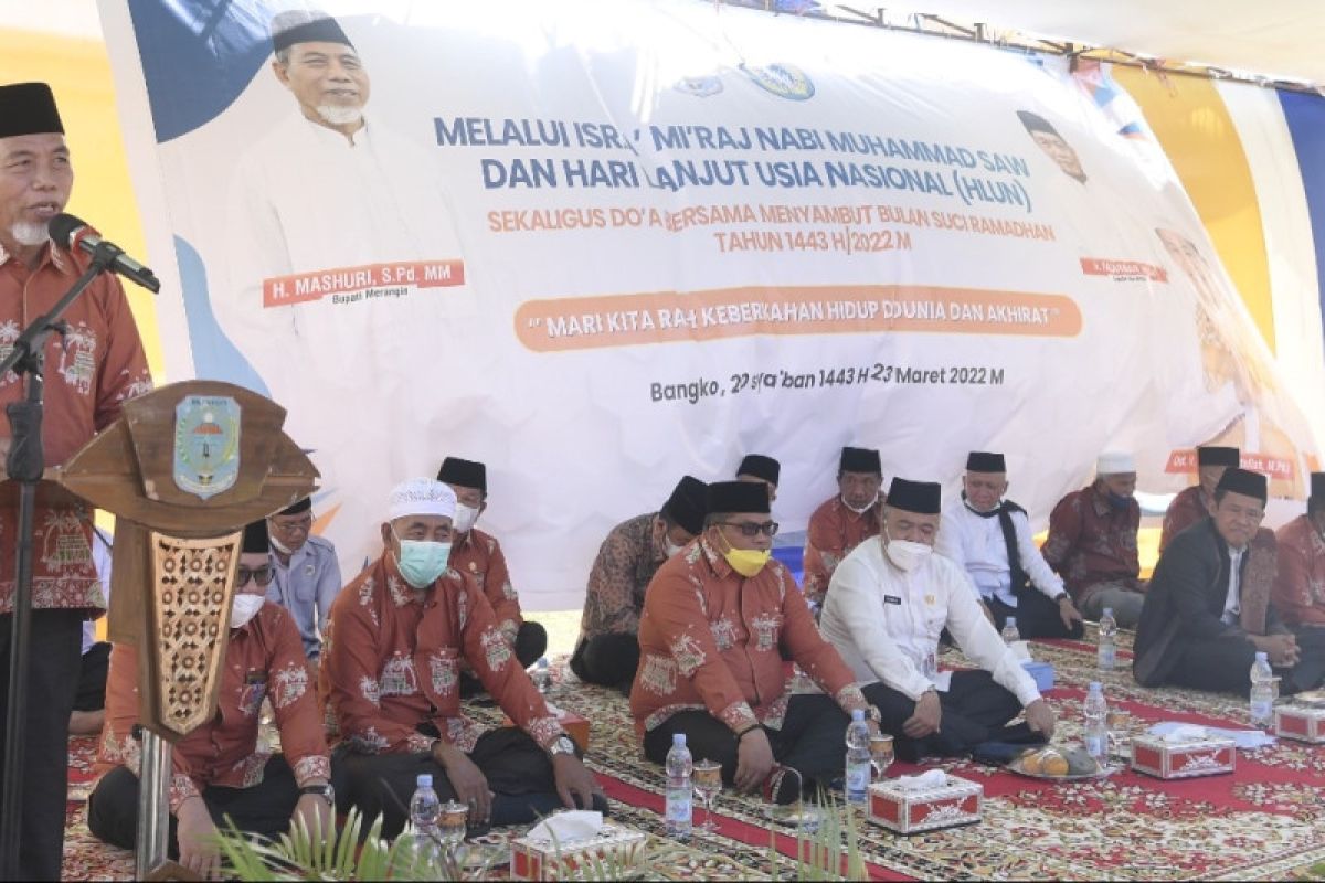 Bupati Merangin ajak warga junjung tinggi harkat dan martabat orang tua