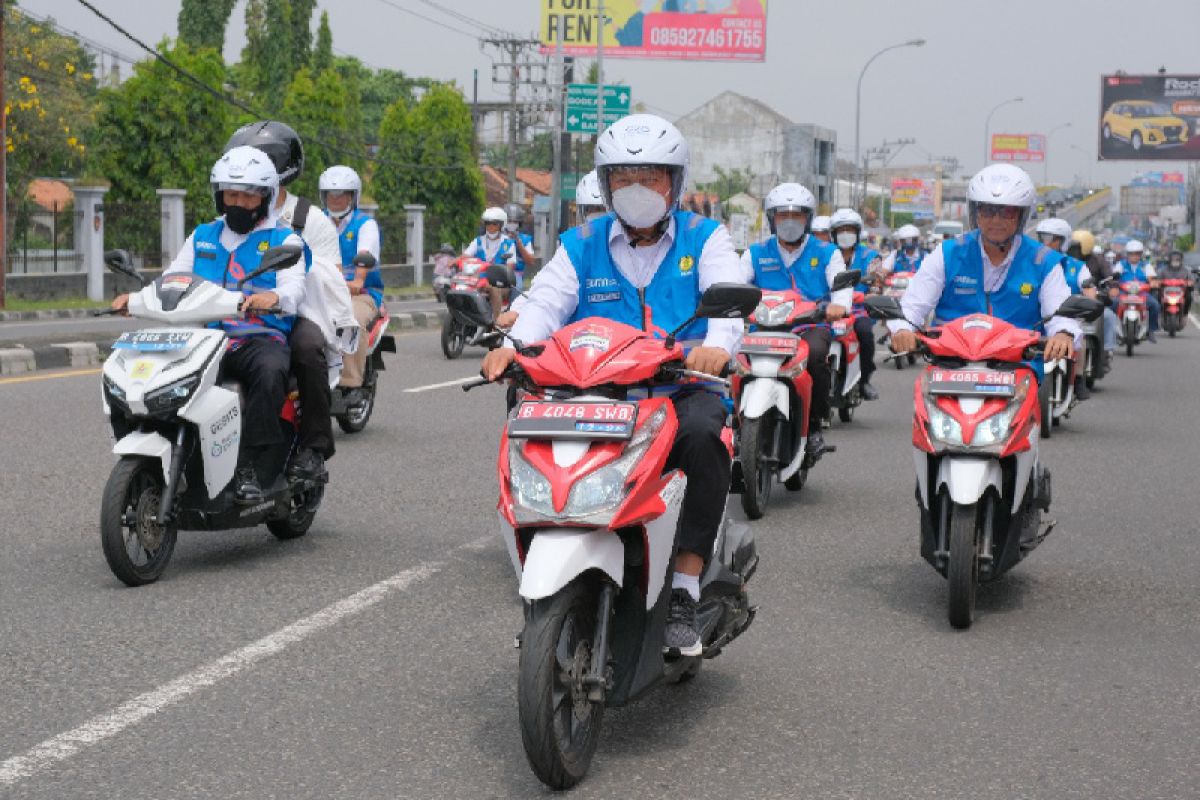 Meriahkan Sidang Transisi Energi G20, KESDM dan PLN gelar parade motor listrik