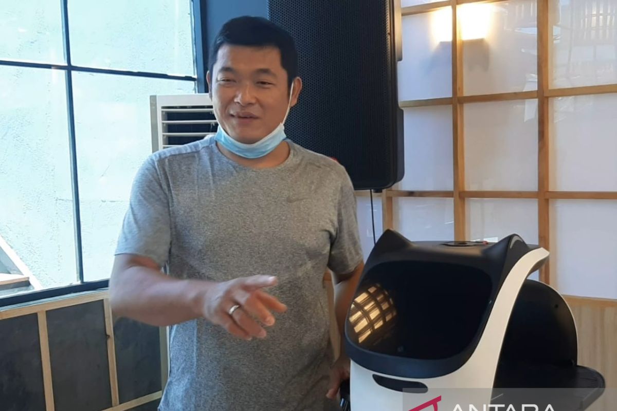 Mizu Sushi & Coffee di Pontianak sajikan kuliner Jepang yang dilayani robot