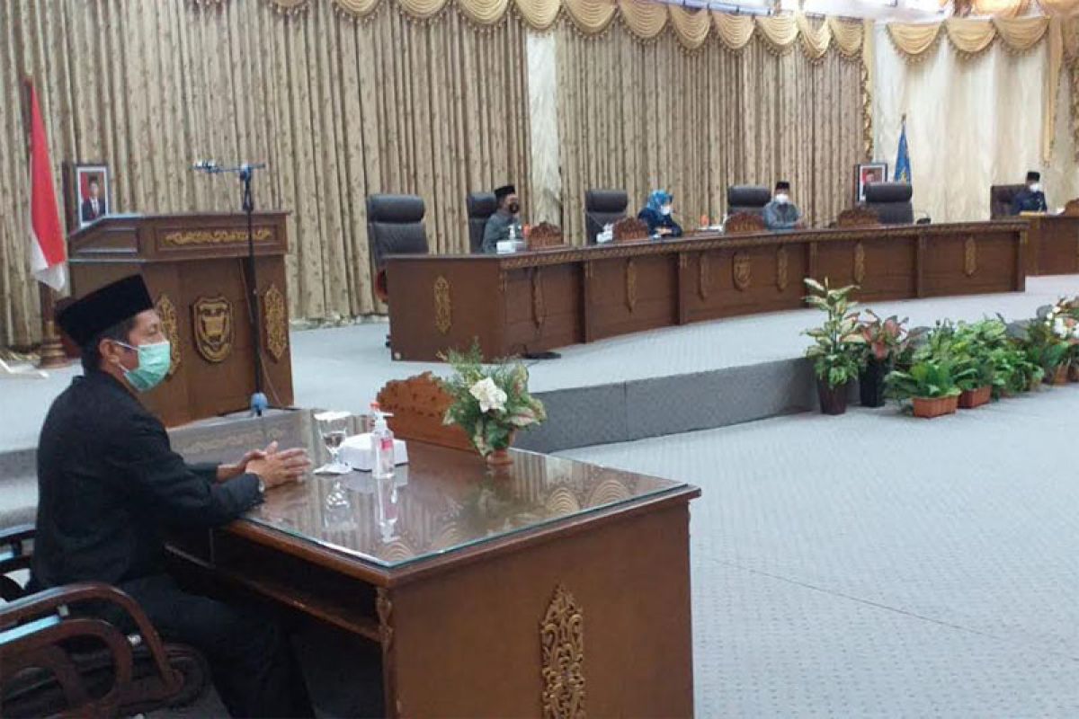 Bupati Barut  sampaikan pidato pengantar raperda kepada DPRD