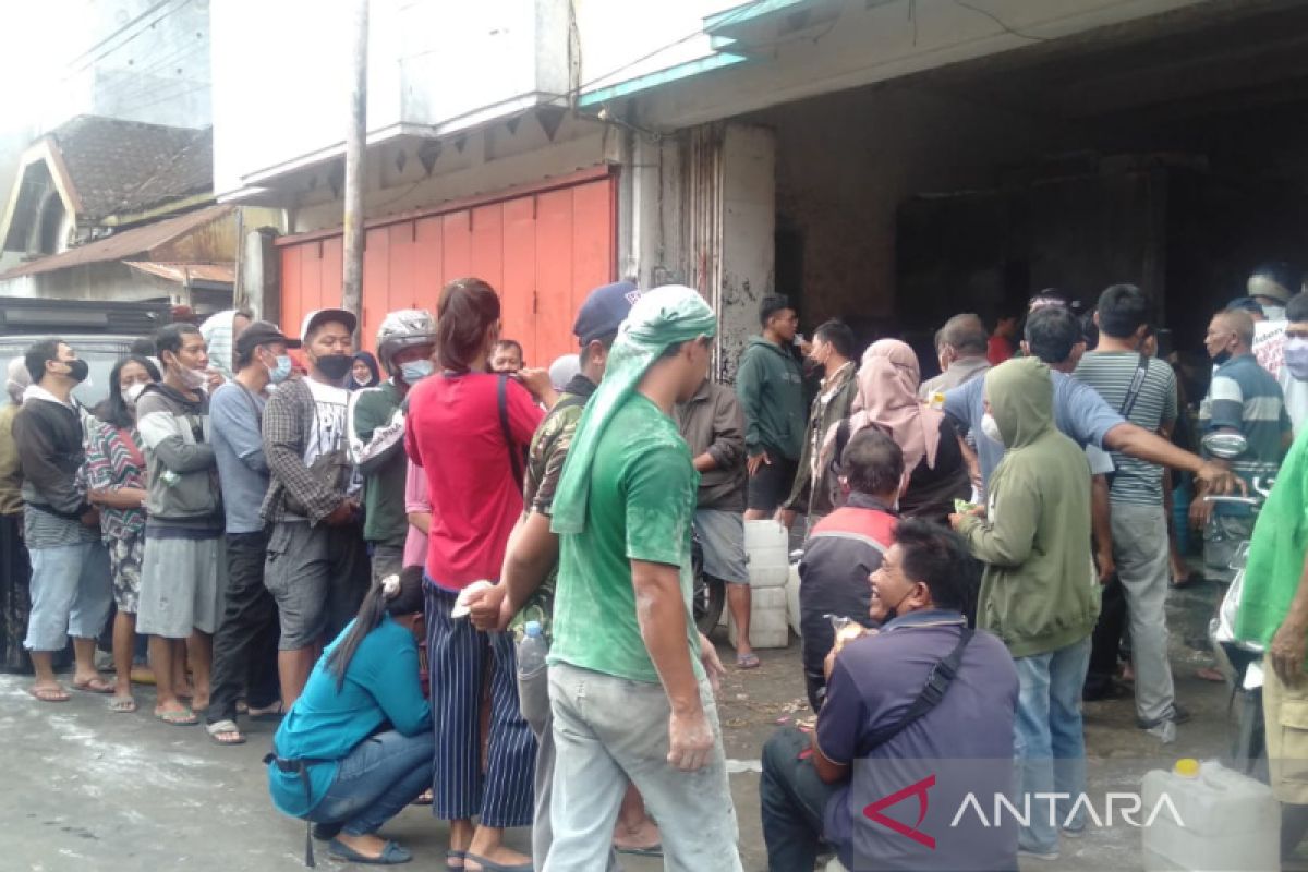 Pedagang besar Solo diminta permudah pembelian minyak goreng