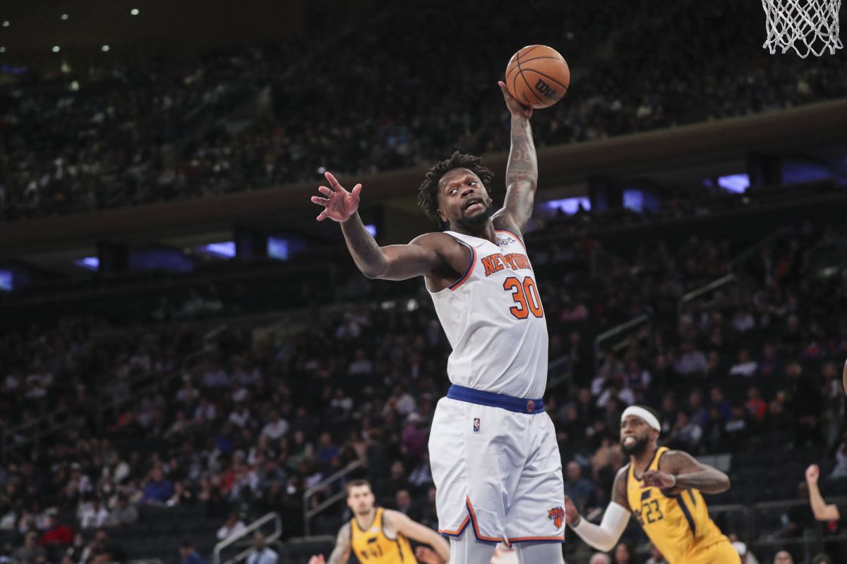 Julius Randle dan Mitchell Robinson absen