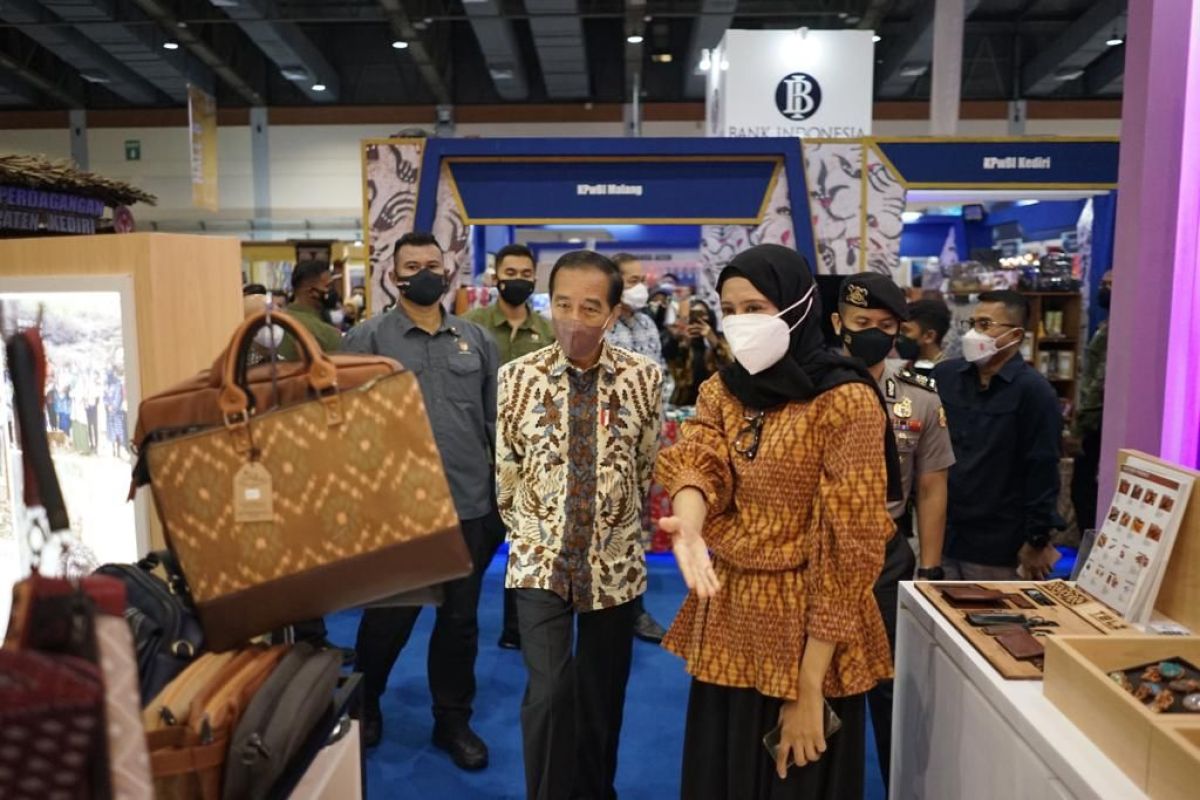 Kota Kediri bawa tenun ikat di pameran Inacraft 2022