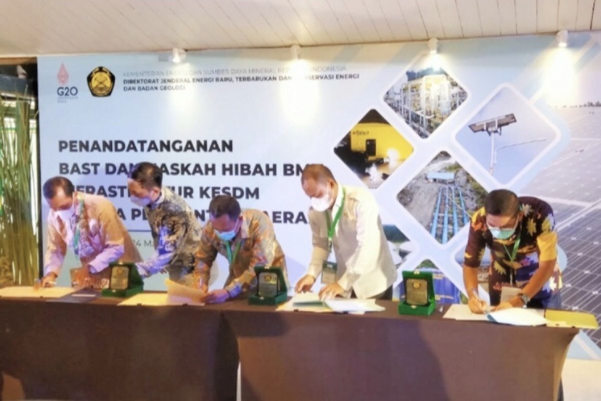 Inhil terima 200 titik PJUTS dari Kementerian ESDM