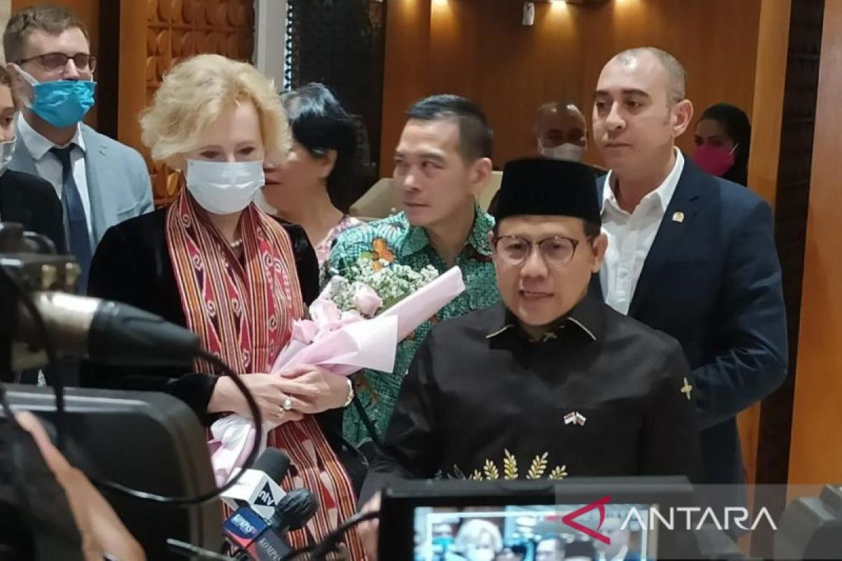 Wakil Ketua DPR dorong perang Rusia dan Ukraina dihentikan