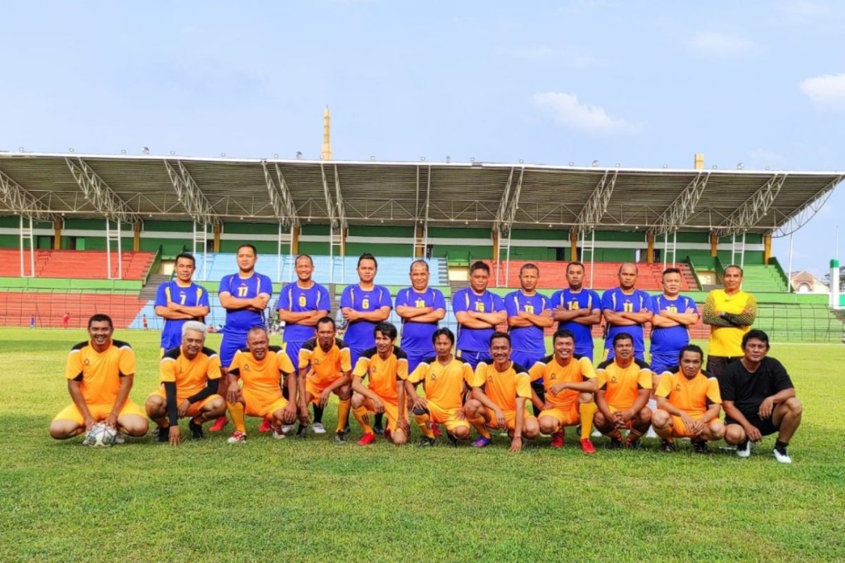 Jalin silaturrahim, wartawan Pemkot Medan tanding sepak bola lawan OPD