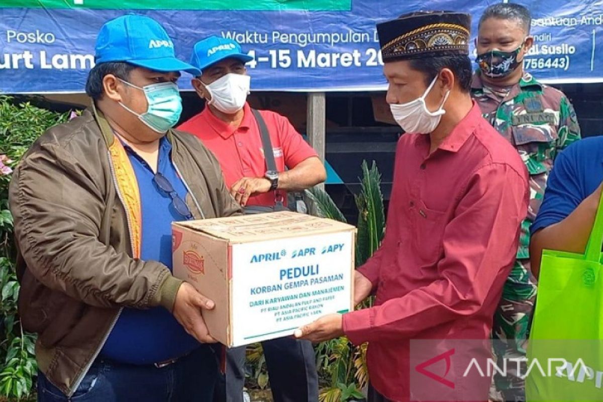 Karyawan RAPP-APR salurkan bantuan korban gempa Pasaman