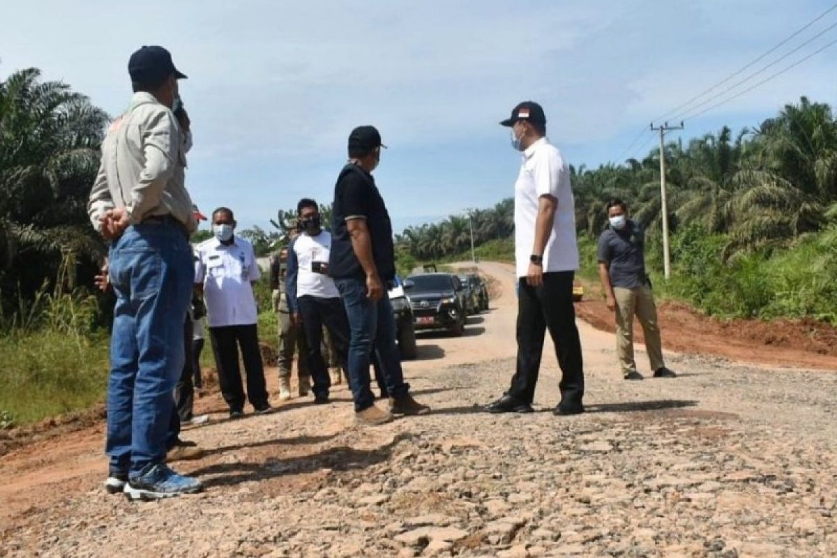 Bupati Lamandau apresiasi perbaikan jalan manfaatkan CSR