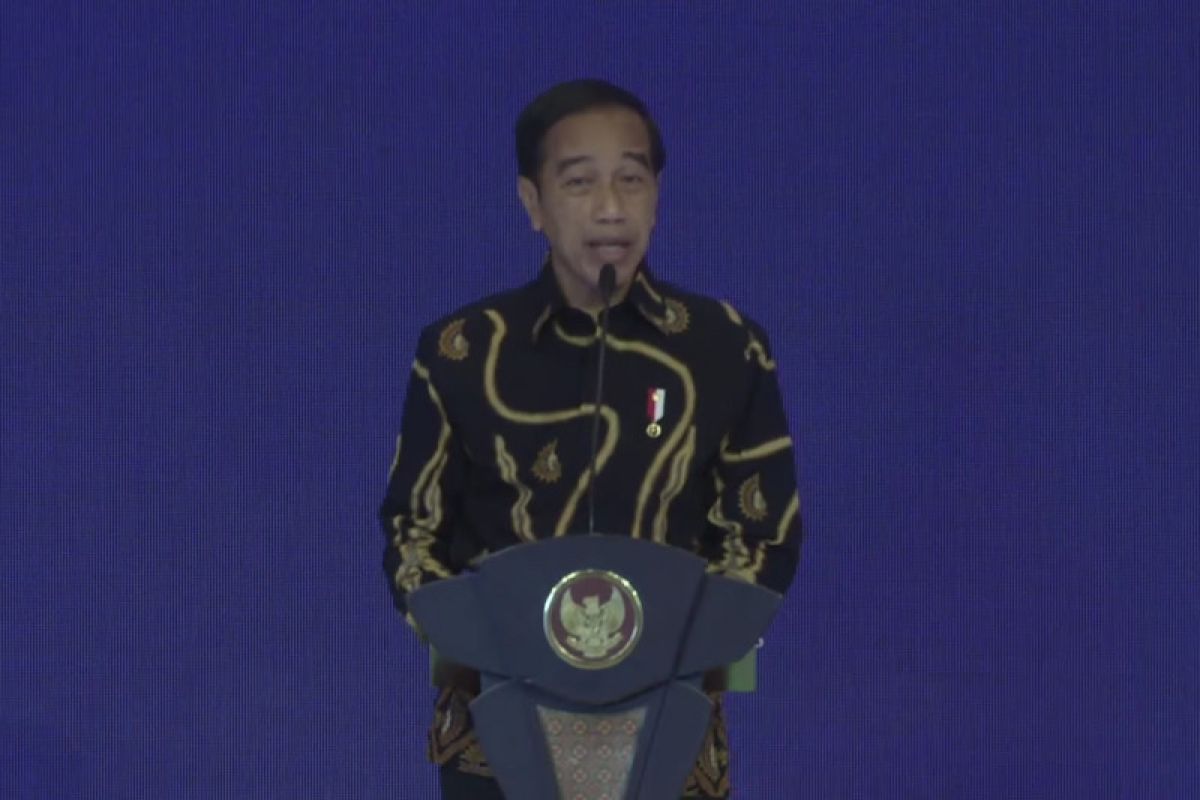 Presiden Jokowi minta Jaksa Agung awasi peredaran barang impor dicap lokal