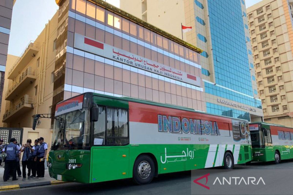 Bus Shalawat dilengkapi stiker-kartu agar jamaah haji tidak tersesat